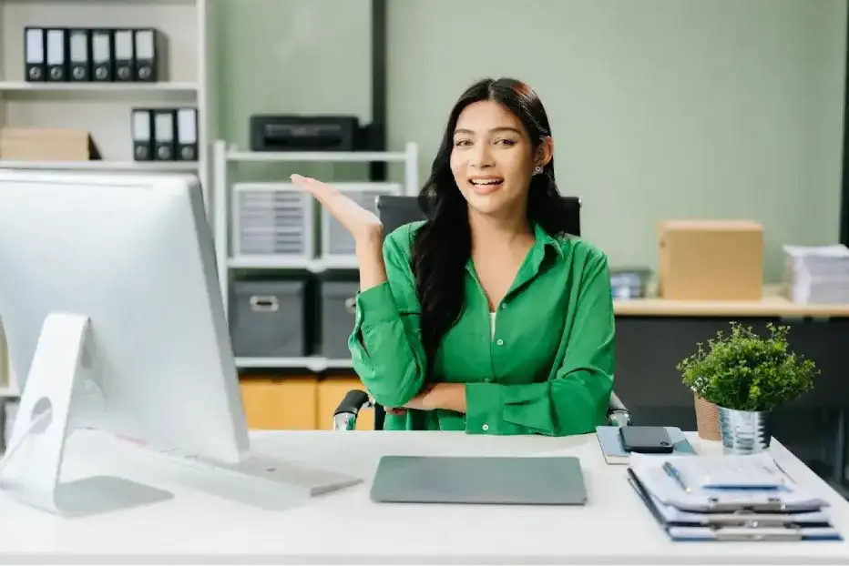 10 Ways a Virtual Administrative Assistant Can Save Time & Money for Small Businesses